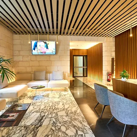 Sky High Luxury In Mercury Towers With Infinite Seaviews