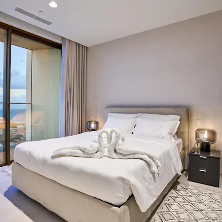 Sky High Luxury In Mercury Towers With Infinite Seaviews