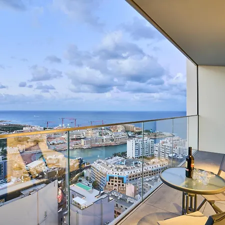 Sky High Luxury In Mercury Towers With Infinite Seaviews *