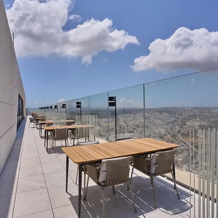 Sky High Luxury In Mercury Towers With Infinite Seaviews Apartmán