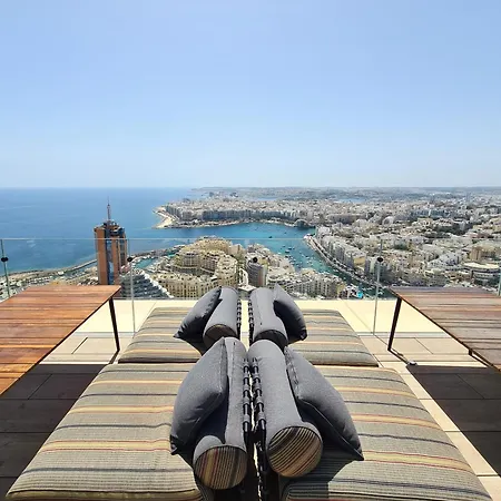 Sky High Luxury With Infinite Sea Views